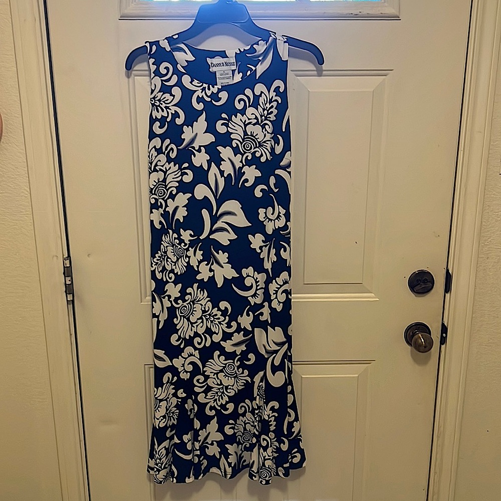 Size 6 mid-length dress